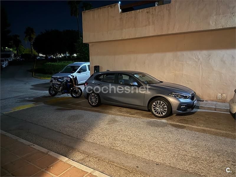 Usado BMW 118 136 CV (100 kW) 2023 Gris / plata Utilitario
