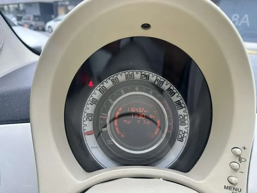Usado Fiat 500 Lounge 69 CV (50 kW) 2011 Blanco Utilitario