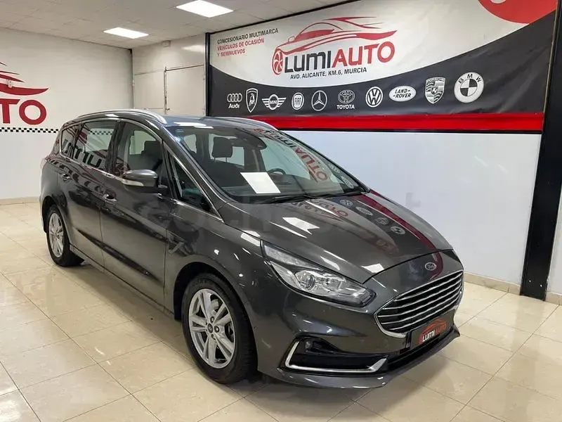 Usado Ford S-MAX Titanium 150 CV (110 kW) 2021 Gris / plata Monovolumen