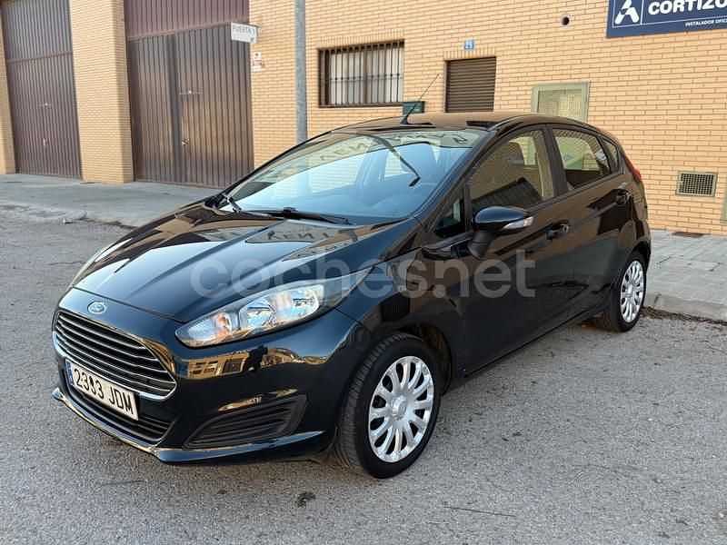 Usado Ford Fiesta Trend 82 CV (60 kW) 2015 Negro Berlina