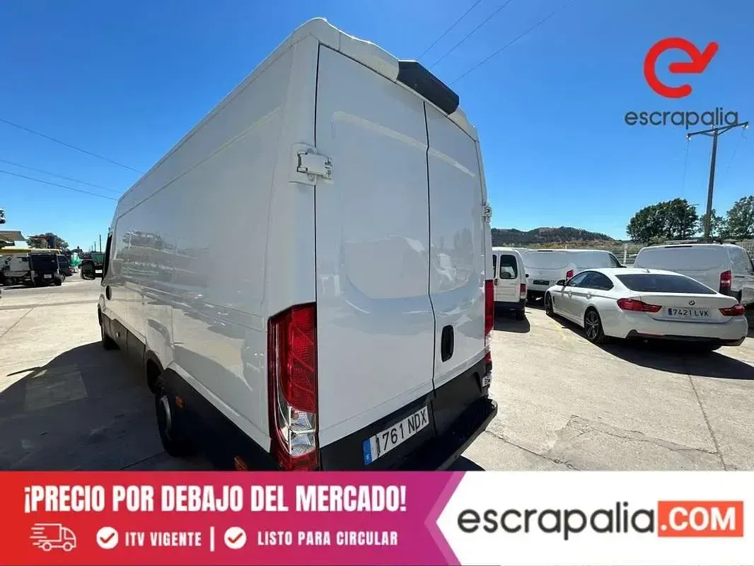 Usado Iveco Daily 155 CV (114 kW) 2016 Blanco Van