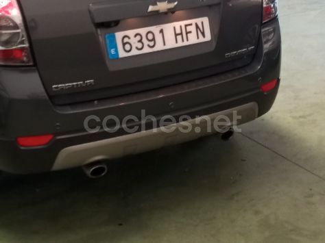Usado Chevrolet Captiva LTZ 184 CV (135 kW) 2011 Gris / plata SUV