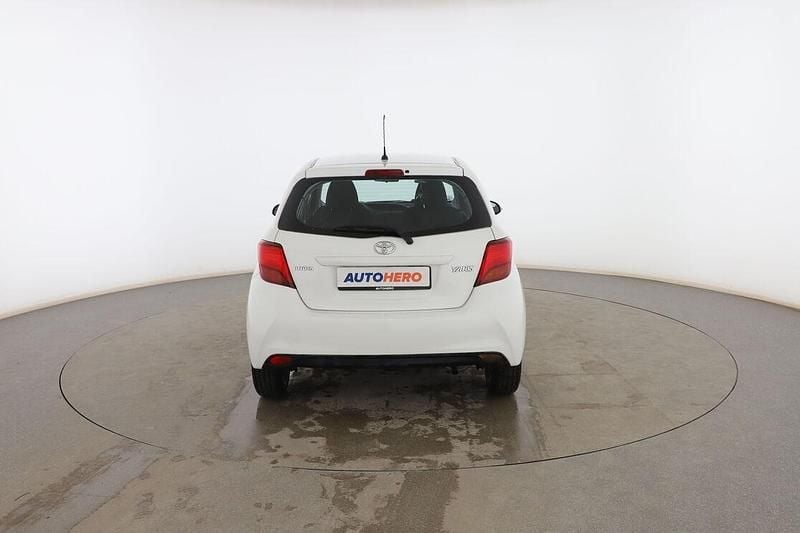 Usado Toyota Yaris City 70 CV (51 kW) 2015 Blanco Utilitario