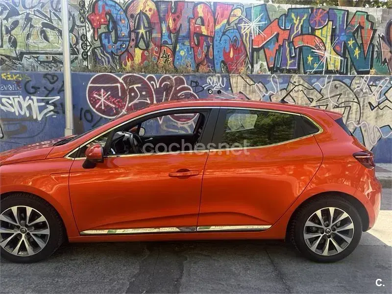 Usado Renault Clio V Intens 100 CV (73 kW) 2020 Naranja Berlina