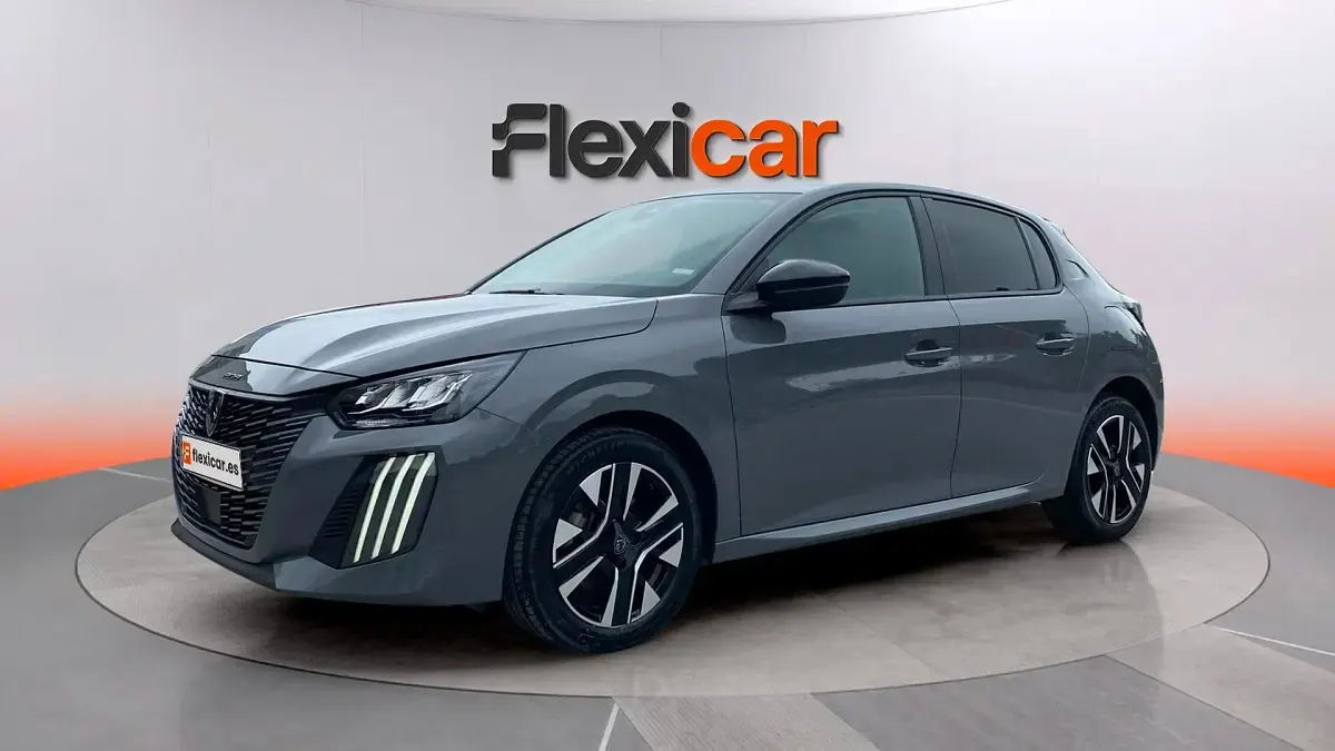 Usado Peugeot 208 Allure 101 CV (74 kW) 2025 Gris Utilitario