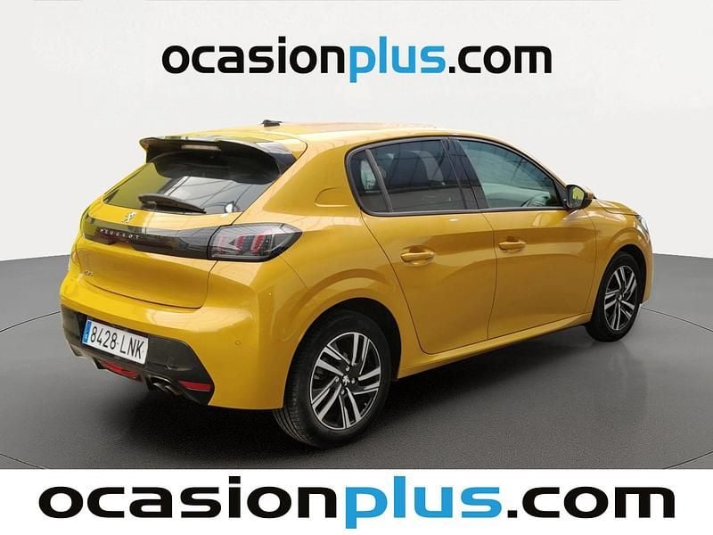 Usado Peugeot 208 Allure 131 CV (96 kW) 2021 Amarillo Utilitario