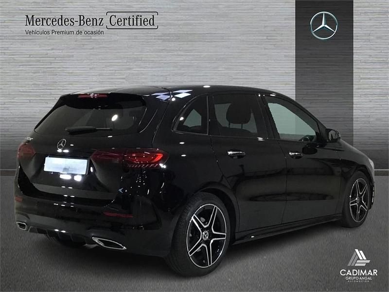 Usado Mercedes B200 150 CV (110 kW) 2023 Negro Monovolumen