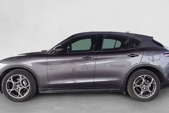 Usado Alfa Romeo Stelvio Sprint 160 CV (117 kW) 2024 SUV