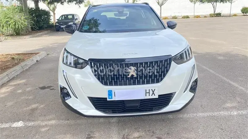 Usado Peugeot 2008 GT-line 130 CV (95 kW) 2020 Blanco SUV
