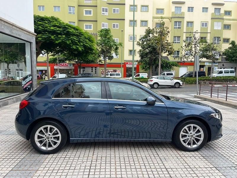 Begagnad Mercedes A250 218 HK (160 kW) 2020 Blå Sedan