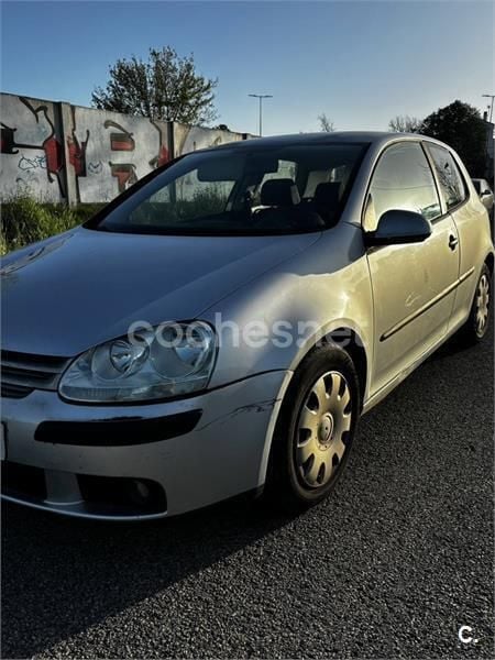Gris / plata Usado 2005 VW Golf IV Sportline Berlina | 4000 € (Buen precio) - Imagen 1/4