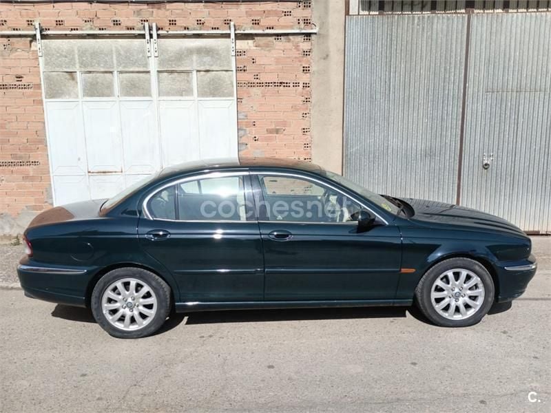 Verde Usado 2002 Jaguar X-type Executive Berlina | 8000 € - Imagen 1/4
