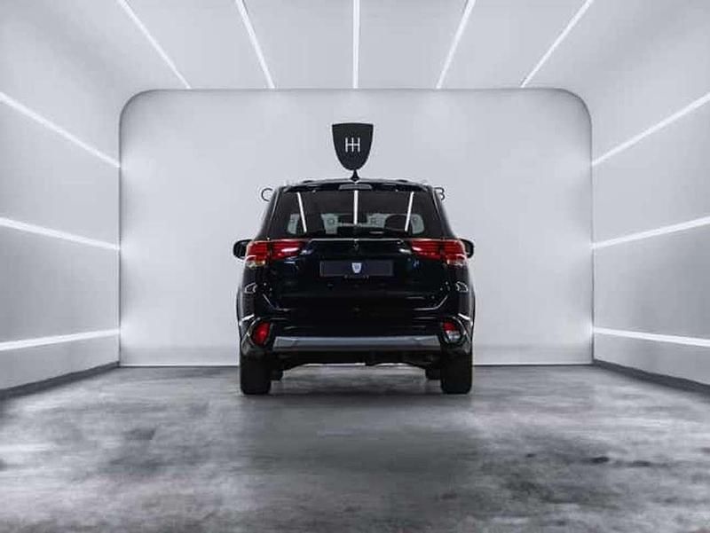 Usado Mitsubishi Outlander Motion 150 CV (110 kW) 2017 Negro SUV