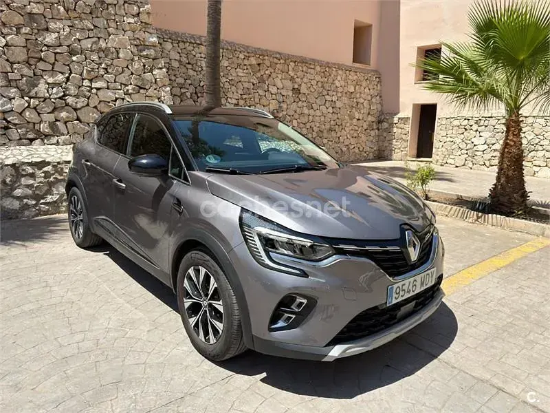 Usado Renault Captur Techno 140 CV (102 kW) 2023 Gris / plata SUV