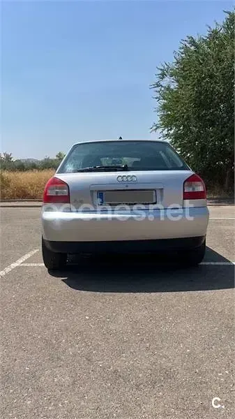 Usado Audi A3 Ambiente 101 CV (74 kW) 2001 Gris / plata Utilitario