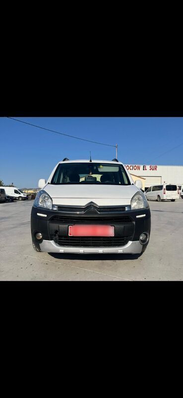 Blanco Usado 2012 Citroën Berlingo Monovolumen | 8500 € (Precio justo) - Imagen 1/4