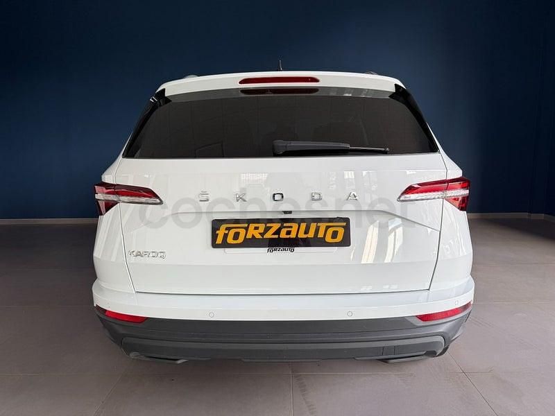 Usado Skoda Karoq Ambition 115 CV (84 kW) 2023 Blanco SUV