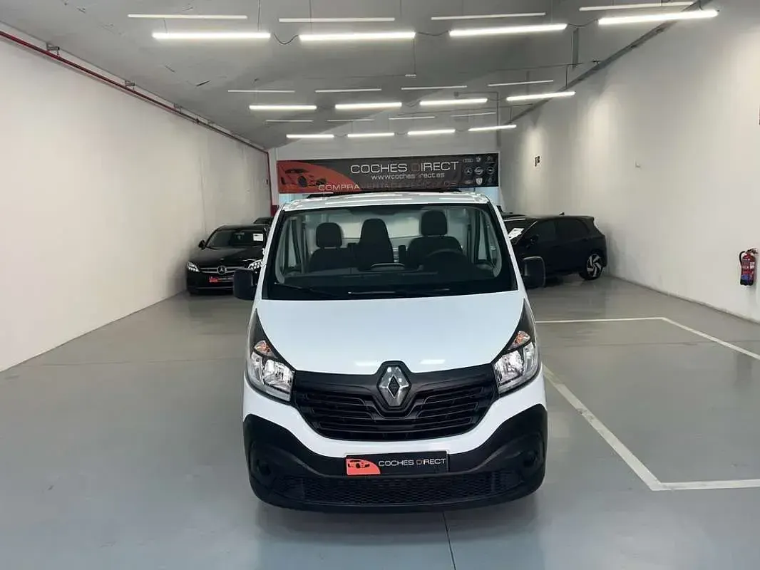 Usado Renault Trafic 95 CV (69 kW) 2018 Blanco Monovolumen