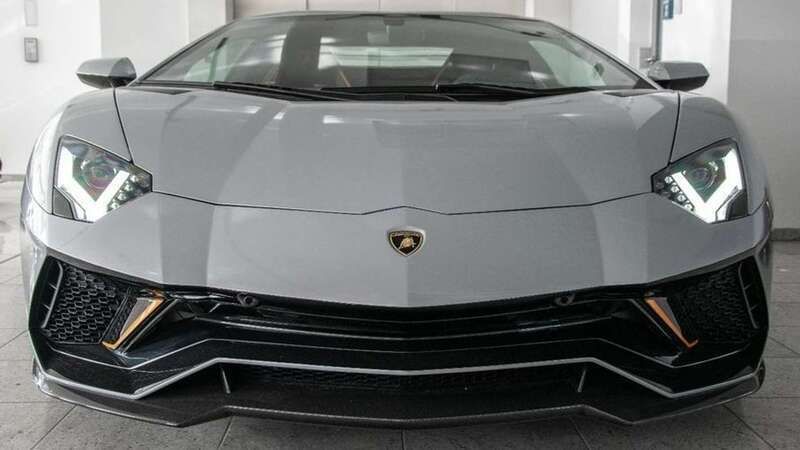 Gris Nuevo 2025 Lamborghini Aventador Coupe | 954.900 € - Imagen 1/4