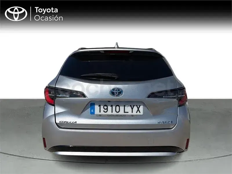 Usado Toyota Corolla Active 122 CV (89 kW) 2022 Gris / plata Familiar