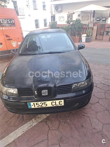 Usado Seat Leon Stella 110 CV (80 kW) 2003 Negro Berlina