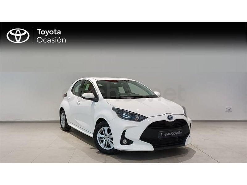 Usado Toyota Yaris Hybrid Business Edition 116 CV (85 kW) 2021 Blanco Berlina