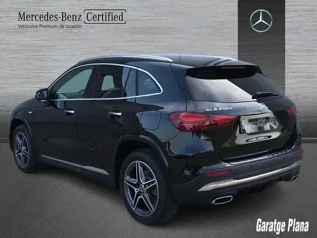 Usado Mercedes GLA250 218 CV (160 kW) 2026 Negro cosmos SUV