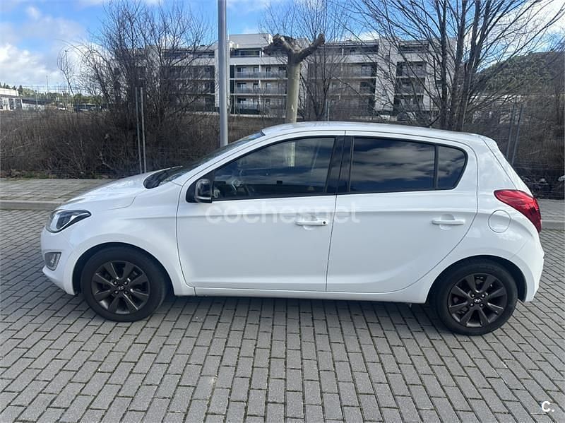 Usado Hyundai i20 85 CV (62 kW) 2013 Blanco Utilitario
