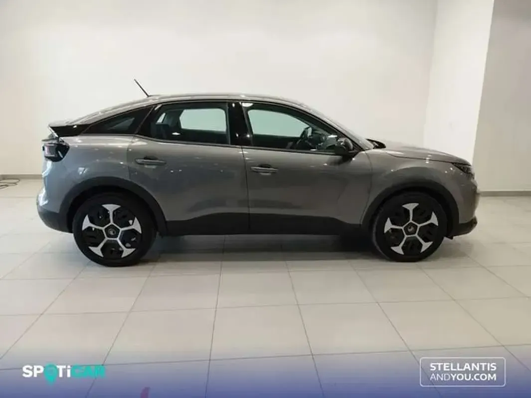 Usado Citroën C4 145 CV (106 kW) 2025 Gris SUV