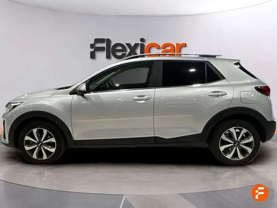Usado Kia Stonic 101 CV (74 kW) 2021 Gris SUV