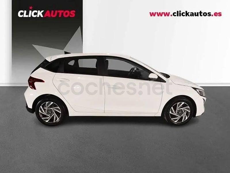 Usado Hyundai i20 100 CV (73 kW) 2025 Blanco Utilitario