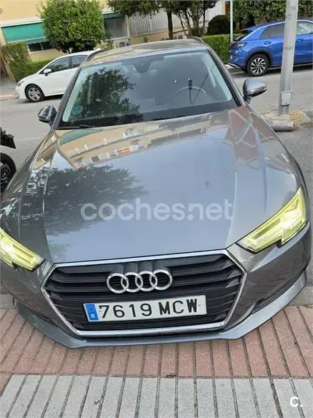 Usado Audi A4 Advanced Plus 150 CV (110 kW) 2019 Gris / plata Familiar