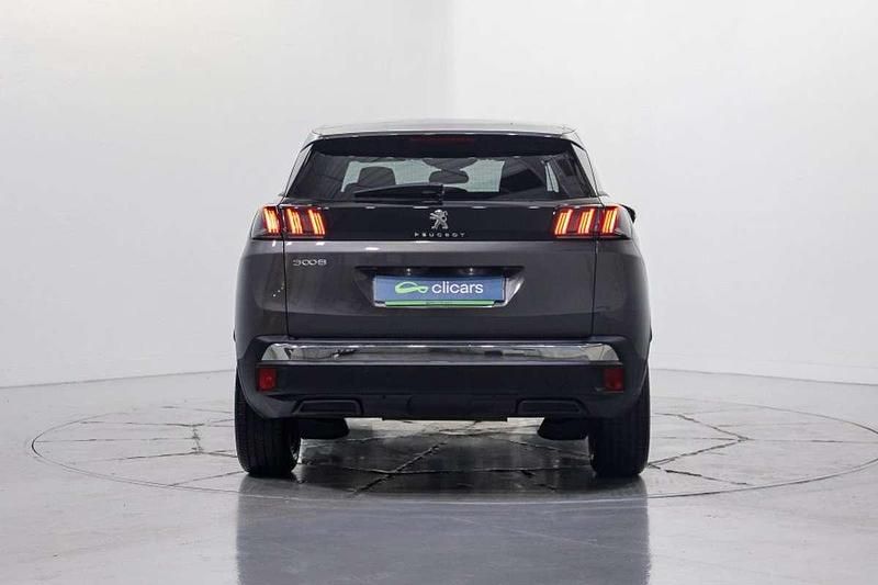 Usado Peugeot 3008 Allure 131 CV (96 kW) 2023 Gris SUV