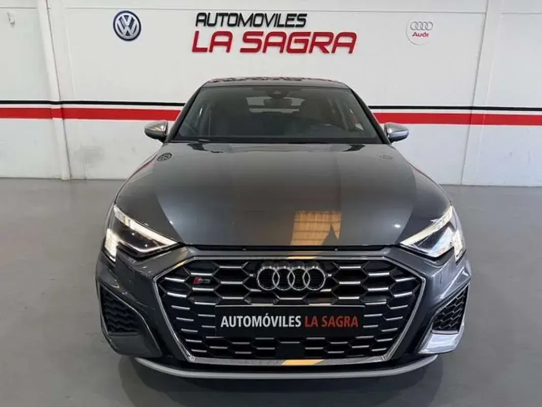Usado Audi S3 Sportback 310 CV (228 kW) 2023 Gris Utilitario
