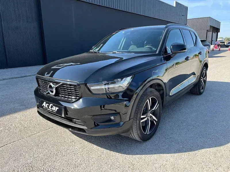 Usado Volvo XC40 R-Design 190 CV (139 kW) 2018 Negro SUV