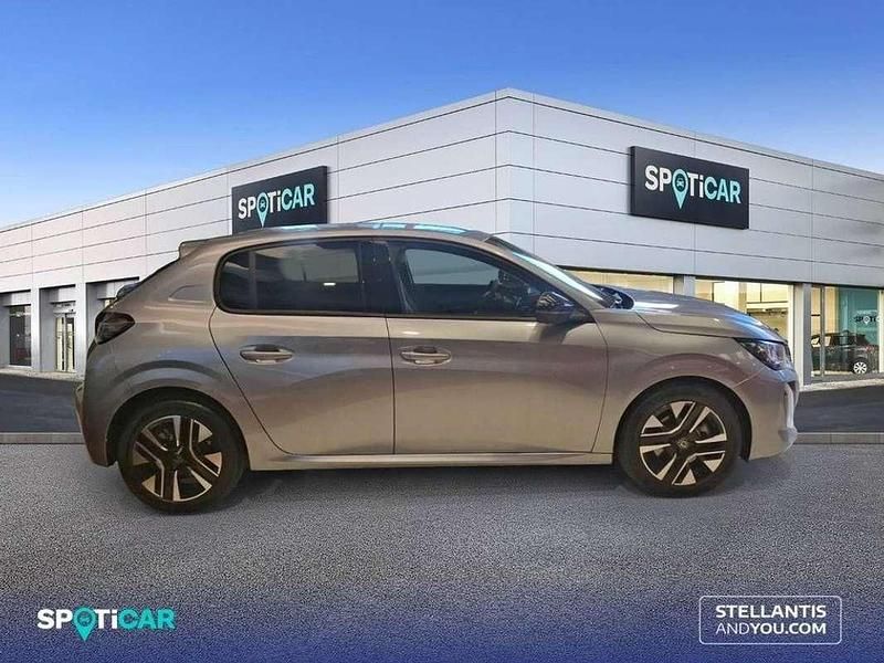 Usado Peugeot 208 Allure 101 CV (74 kW) 2025 Gris Utilitario