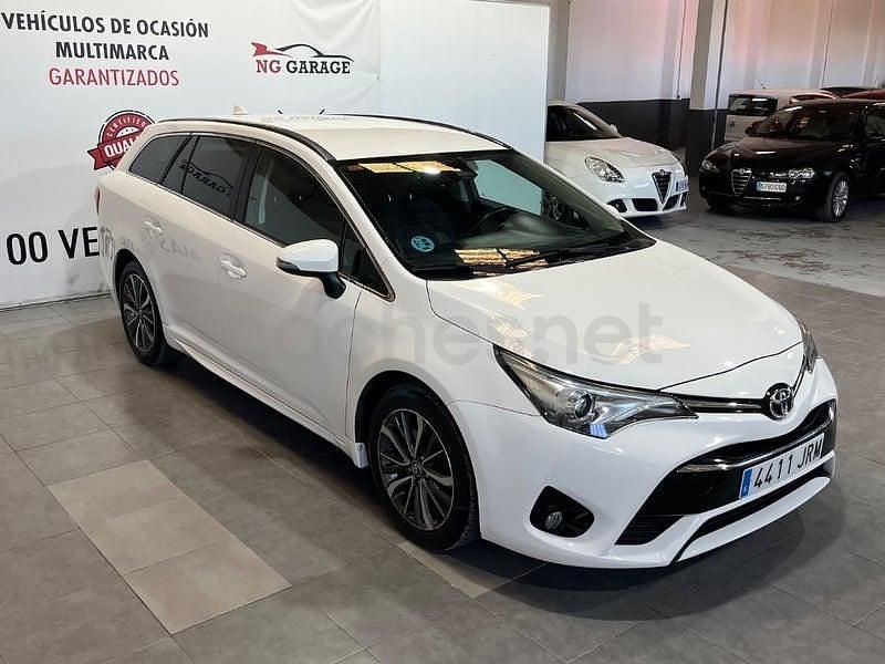 Usado Toyota Avensis Executive 143 CV (105 kW) 2016 Blanco Familiar