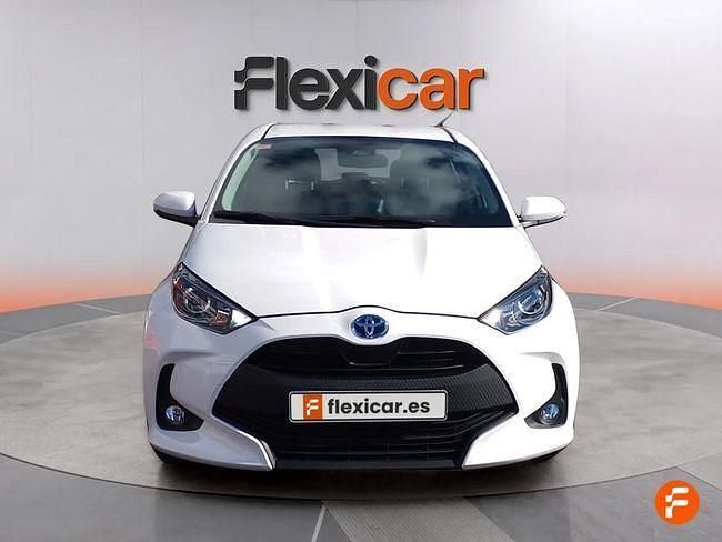 Usado Toyota Yaris Hybrid Active 116 CV (85 kW) 2021 Blanco
