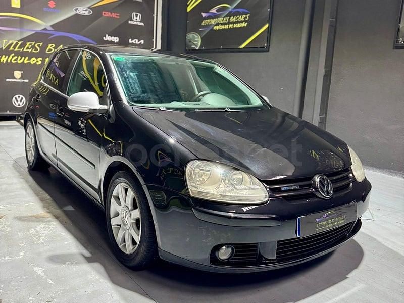 Usado VW Golf IV Highline 105 CV (77 kW) 2005 Negro Berlina