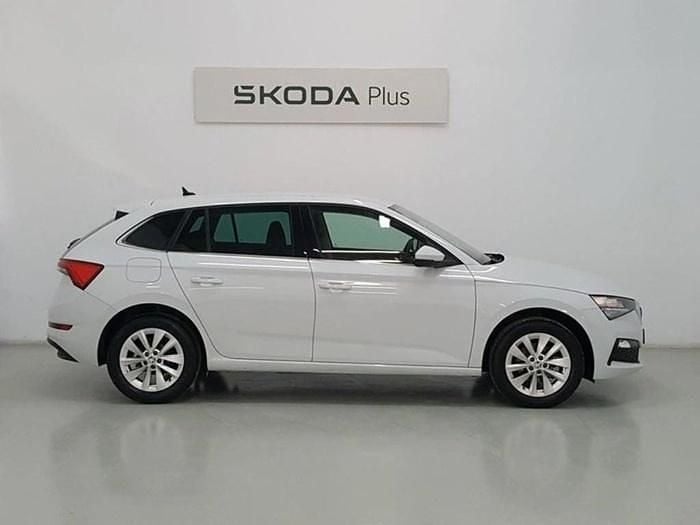 Nuevo Skoda Scala Selection 115 CV (84 kW) 2026 Blanco Utilitario