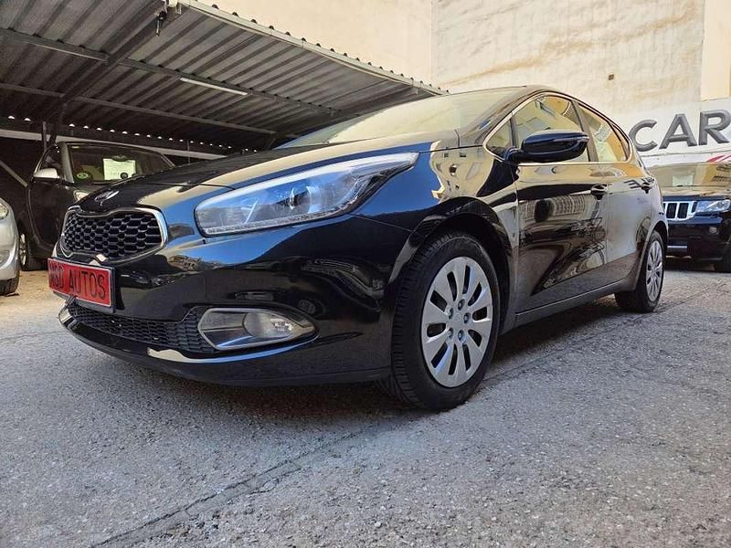 Negro Usado 2013 Kia Ceed Utilitario | 6500 € (Un poco caro) - Imagen 1/4