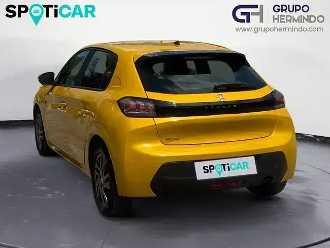 Usado Peugeot 208 Active 100 CV (73 kW) 2022 Amarillo Utilitario