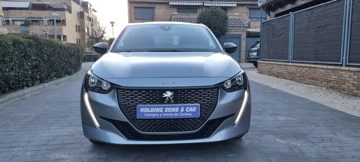 Usado Peugeot e-208 Active 100 kW (136 CV) 2023 Azul Utilitario