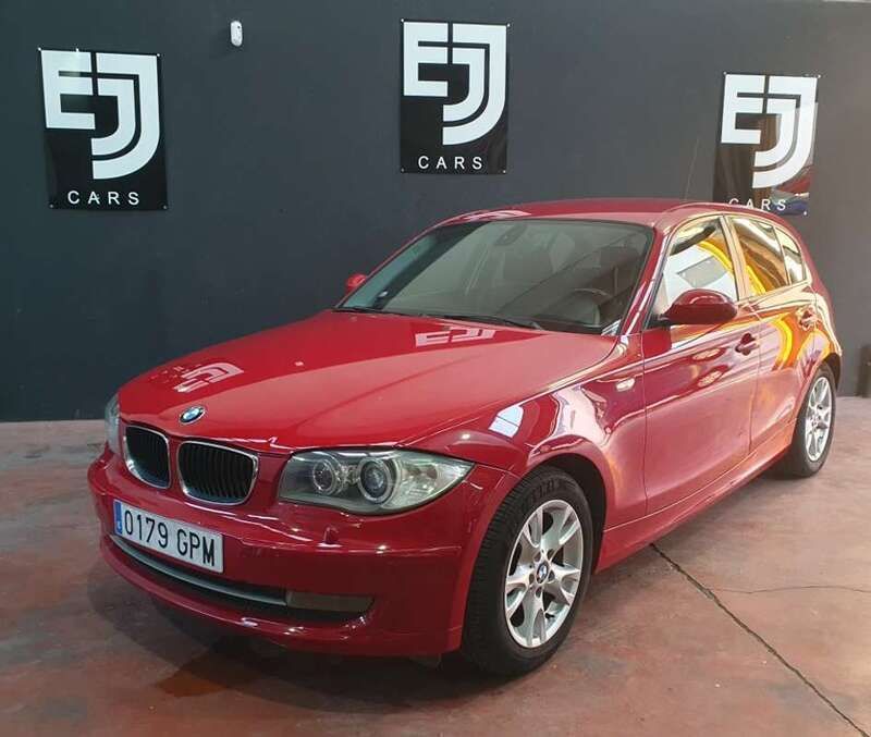Rojo Usado 2009 BMW 118 Utilitario | 7990 € (Precio justo) - Imagen 1/4