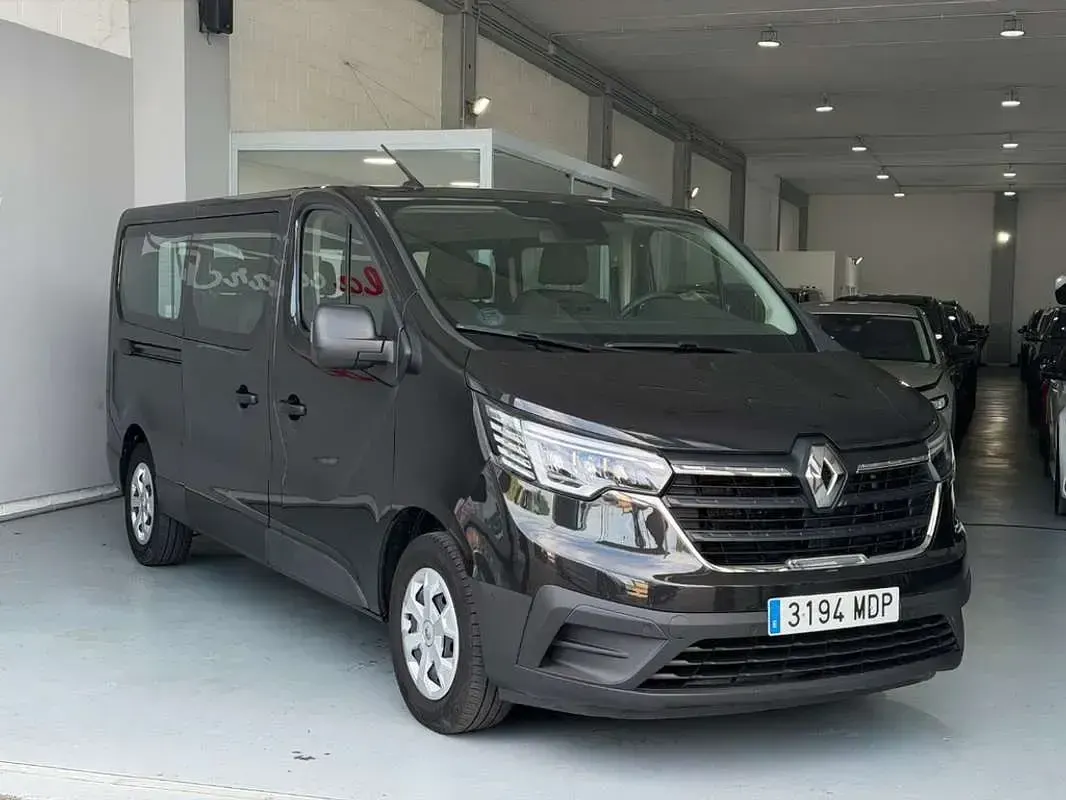 Usado Renault Trafic Equilibre 150 CV (110 kW) 2023 Negro Monovolumen