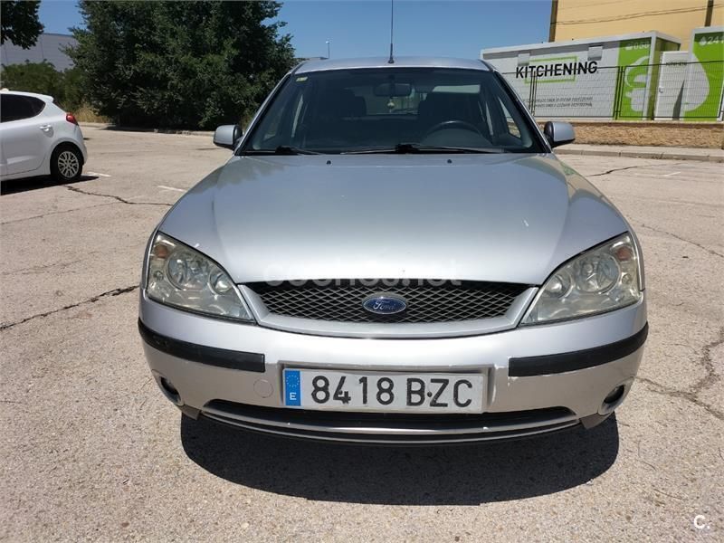 Gris / plata Usado 2002 Ford Mondeo Trend Berlina | 1400 € (Buen precio) - Imagen 1/4