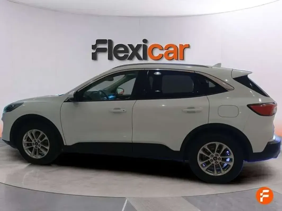 Usado Ford Kuga Titanium 150 CV (110 kW) 2023 Blanco SUV