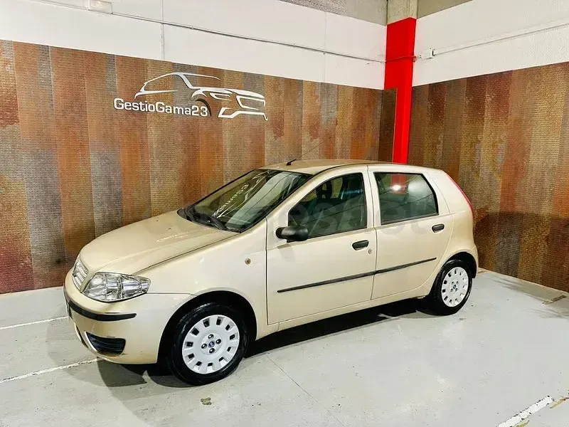 Usado Fiat Punto Classica 60 CV (44 kW) 2008 Beige Utilitario