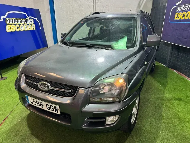 Usado Kia Sportage 142 CV (104 kW) 2008 Gris / plata SUV