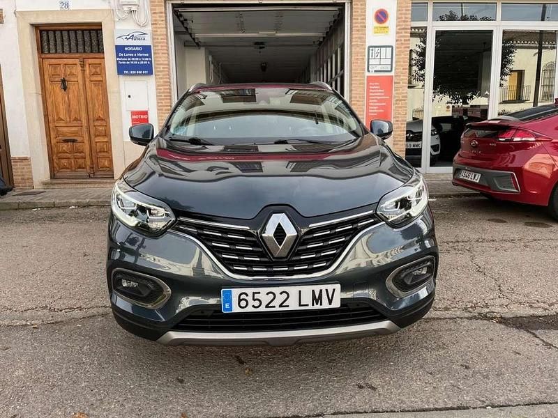 Usado Renault Kadjar Zen 140 CV (102 kW) 2021 Gris SUV
